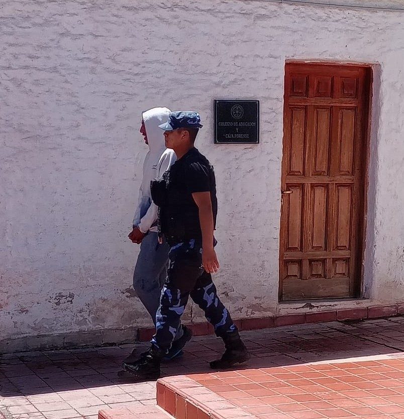 "El INDIO" Gómez Jr, pidió disculpas tras la agresión al árbitro.
