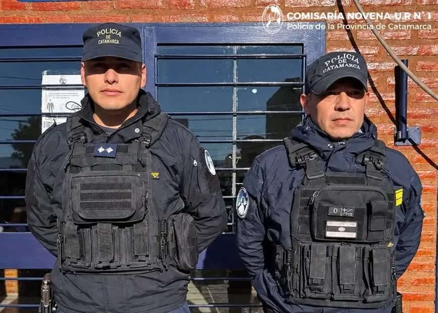 Capital: policías le aplicaron la maniobra de Heimlich a una joven y le salvaron la vida