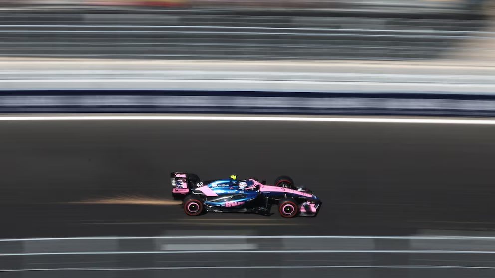 Colapinto fue 18° y Russell lideró la primera práctica en el GP de Azerbaiyán