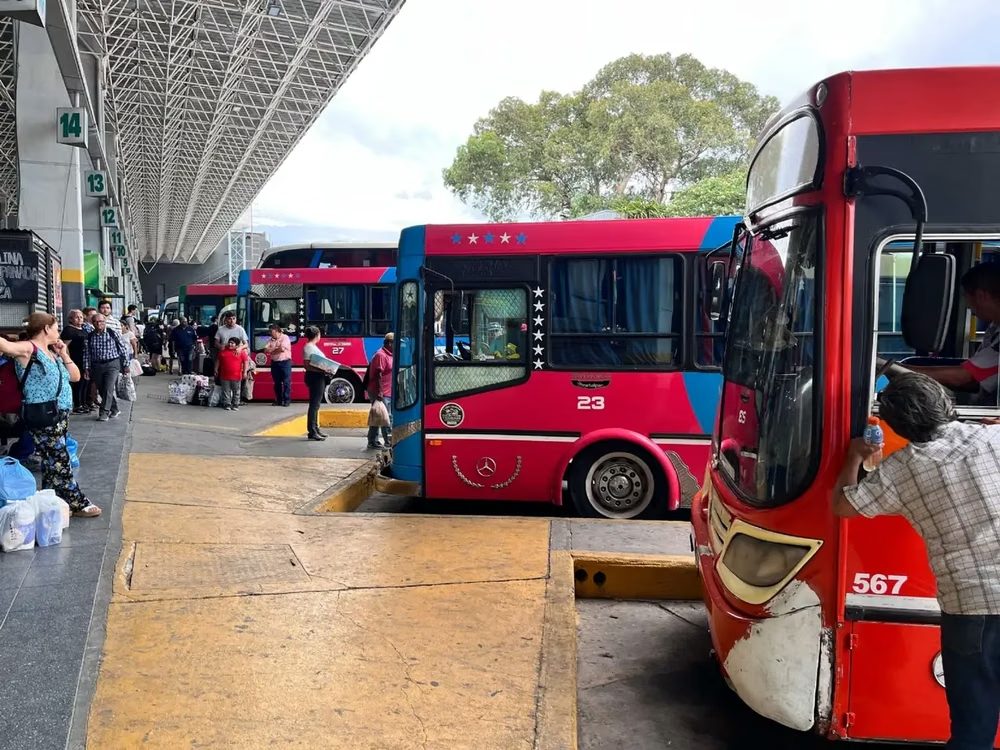 Arrestaron a un hombre por amenazar de muerte al chofer de un colectivo urbano