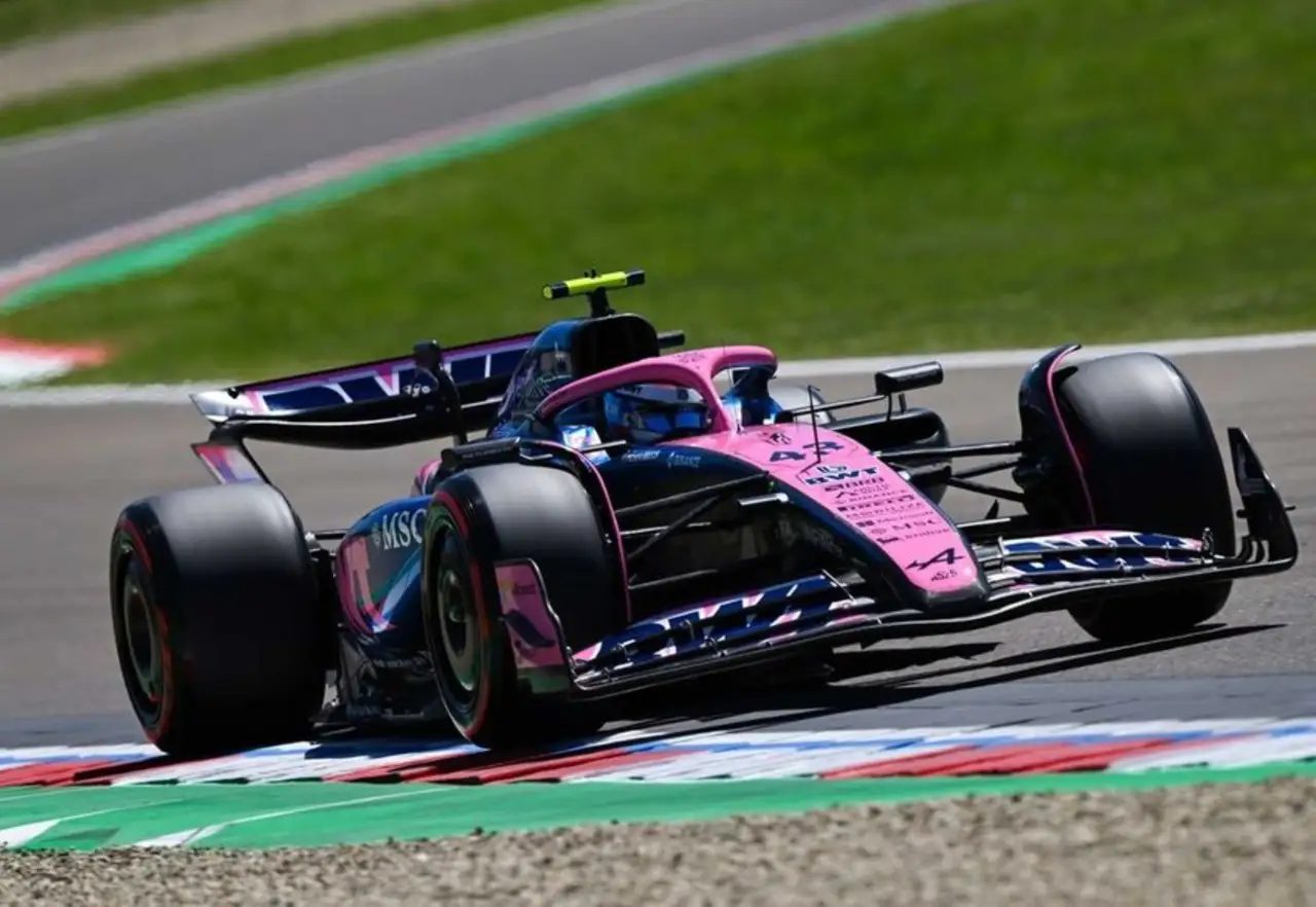 Colapinto chocó a Gasly, abandonaron los Alpine y Russell ganó en Azerbaiyán