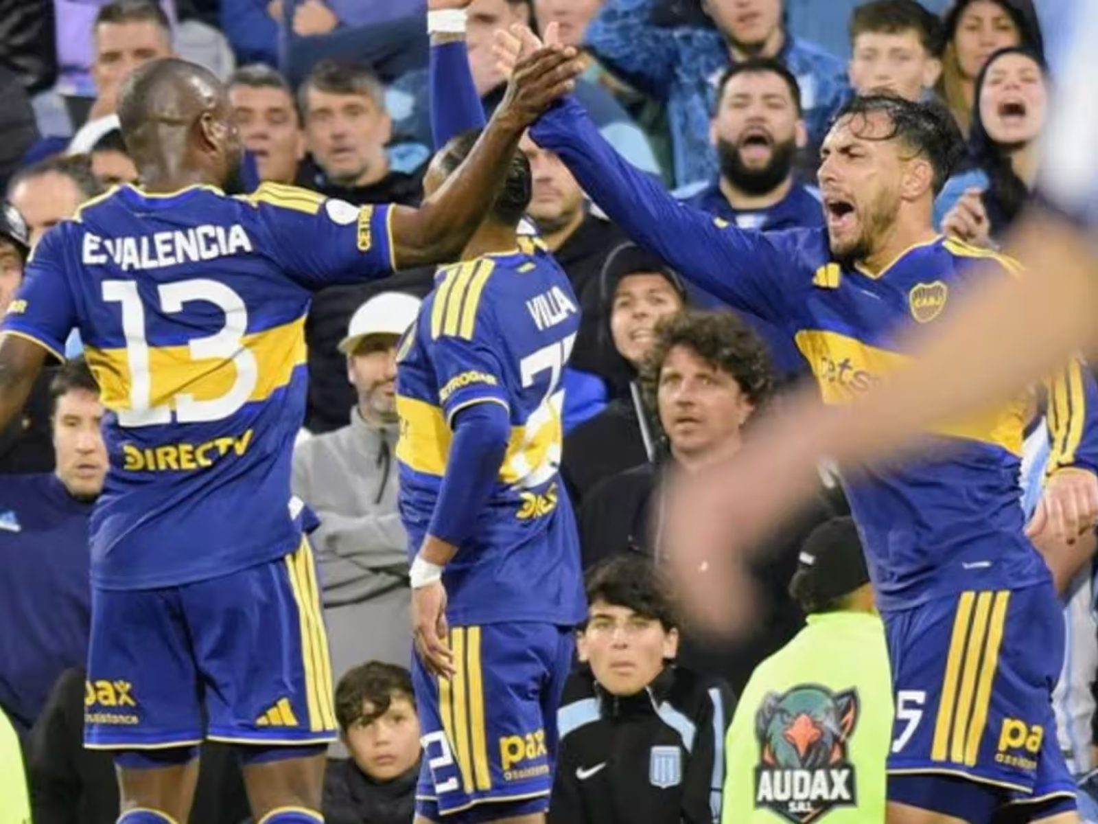 Boca venció a Racing 3-2 con un hat-trick de Enner Valencia y pasó a semifinales
