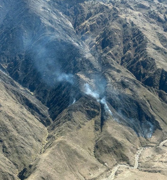 El fuego en Andalgalá arrasó más de 1.700 hectáreas y sigue activo en Minas Capillitas